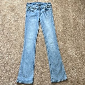 Low rise light wash American Eagle jeans